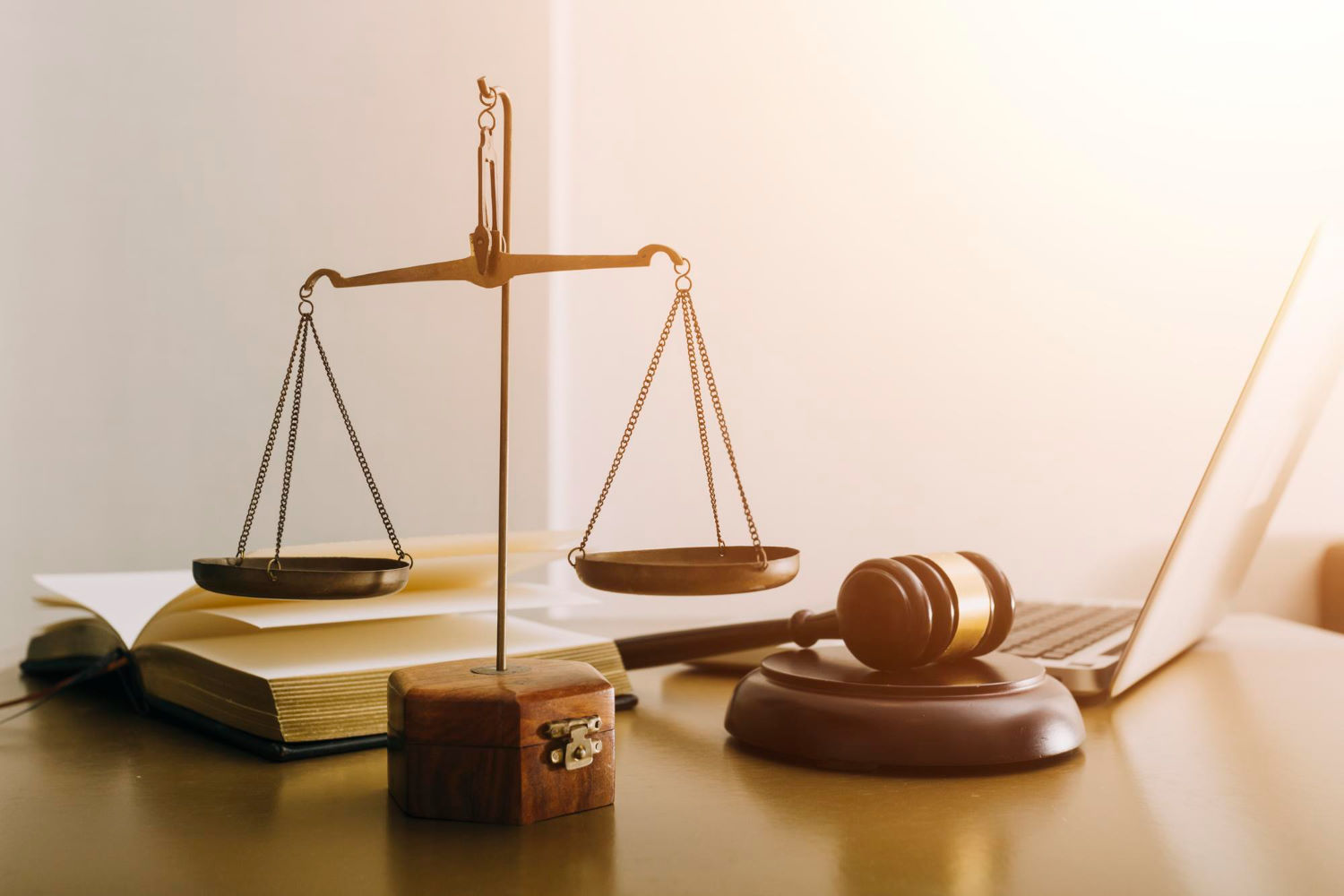 Ubezpieczenie radcy prawnego – co trzeba wiedzieć? Kompendium wiedzy