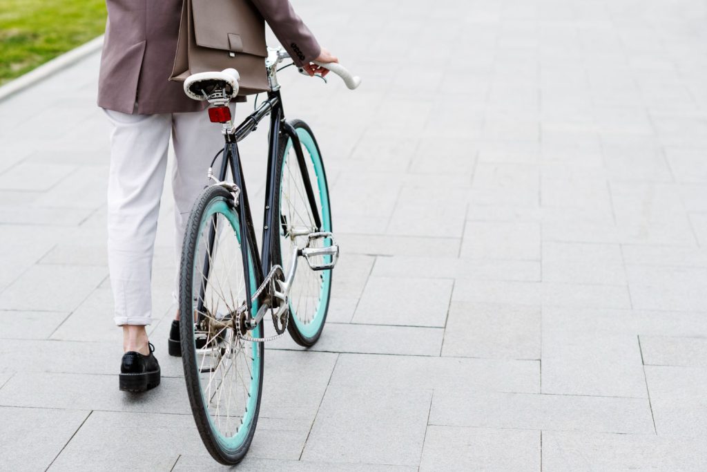 Ubezpieczenie rowerzysty od następstw nieszczęśliwych wypadków (NNW) ma na celu zabezpieczenie rowerzysty przed konsekwencjami zdrowotnymi wynikłymi z wypadków podczas jazdy